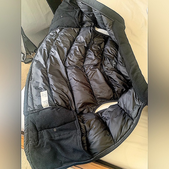 Hollister Puffer Vest - Picture 3 of 3